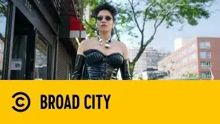 Ilana's Matrix Cosplay | Broad City
