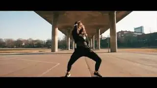 Julia Hansson - Dancing for us all!