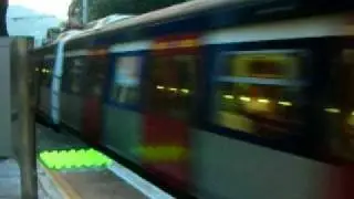 [東鐵綫在尖東5] 往尖東列車抵達大埔墟站