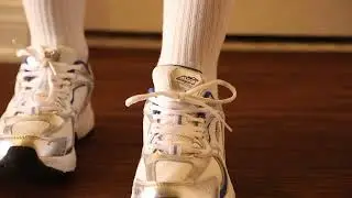 This boot remover allows you to easily break free from the constraints of shoes and boots.
