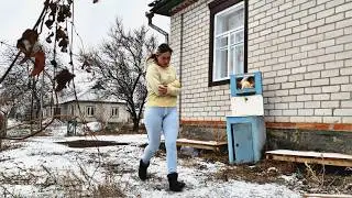 Making a cozy house. Rural life. I am settling in an old house.