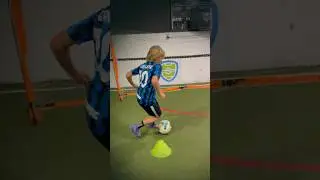Logan in the Bergkamp Inter Milan kit #vedralsocceracademy #bergkamp #legend #netherlands #voetbal