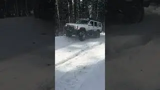 Good edit, bad traction. #4x4 #fordperformance #offroad #snow #fordbronco #jeep #edit