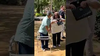 Kindness in the Park ❤️ Elderly Couple&rsquo;s Quick Action Saves the Day