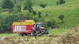 Zber sena za dažďa 3x Case IH, 2x Zetor, Manitou & Pottinger RD-Terchová