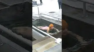 Extreme Cold Challenge: Girls Swim in Ice Water
