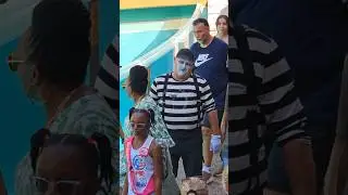 Мим Том поздравляет этого мужчину 👏👏😂🤣 #tomthemime #seaworldmime #seaworldorlando