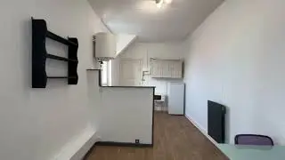 Studio meubl&eacute; 18m2 &agrave; 2min de la gare d'Amiens 490&euro;/CC mois