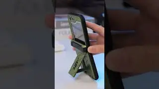 How the built-in kickstand works on the #UBPro for #GalaxyZFlip5 in OD green now with hinge cover