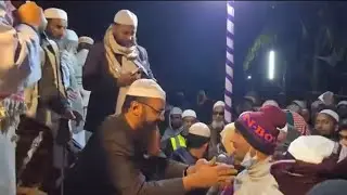 মাহফিল শেষে হুজুরের সঙ্গে সাধারণ মানুষের সাক্ষাৎ,মুফতি সৈয়দ মুহাম্মদ ফয়জুল করিম শাইখে চরমোনাই। 