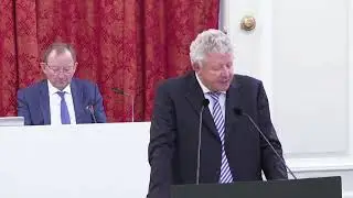 De Roy Reding komment&eacute;iert de Rapport vum Ombudsmann