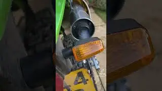 Two stroke smoke! Kawasaki KMX 125 #kawasaki #kmx125 #motorcycle #twostroke