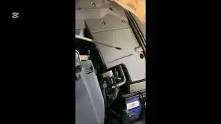 Checking the oil level via dipstick on the Lexus IS220D