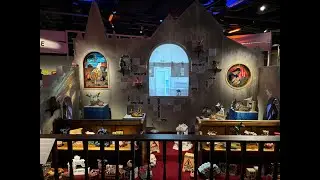 Lindsey Mendick  : Money makes the world go around