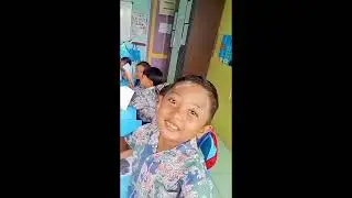 Mendiskusikan gejala alam melalui media visual dengan teknik eksperimen