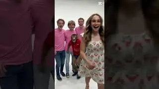 select a random photo and AI will guess what will happen next! 😂🤔