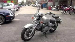 Hyosung Aquila 125 Walk-around by GetBike - BVD