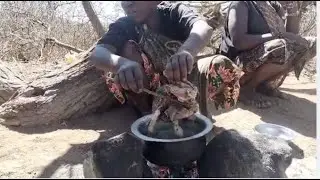 Discover how Hadzabe bush life: cook, eat, share.#VillageCooking