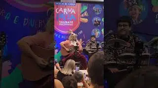 Veia surpreendeu cantando @seujorge 🥰🎊🤘🏼😉🎉