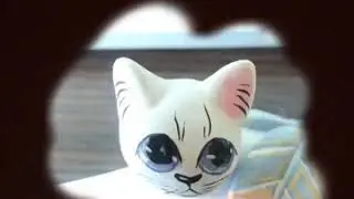 Porcelain cat cinemagraph