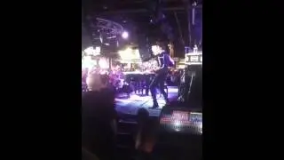Gavin DeGraw sings 