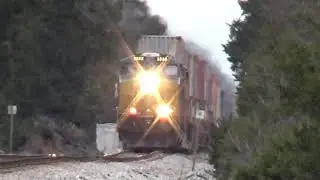 CSX ET44AHs 3332 and 3341 Lead Intermodal L125 on 1/4/20