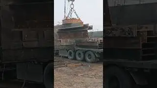 Special unloading suction cup for scrap iron