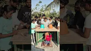 Sitting down, the ball disappeared from above and the public caught it, look at that.#game​ #games​