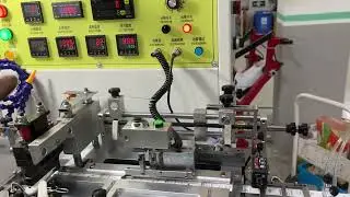 Center Fold Garment Wash Care Label Cutting and Folding Machine with Hole Punching for Satin Taffeta