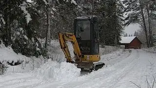 Hydraulic snow plow for mini excavator
