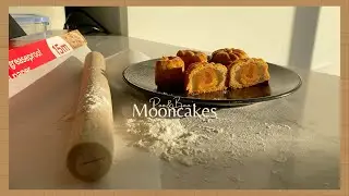Mooncakes 蓮蓉蛋黃月餅- by P&B Bakes [with subtitles]