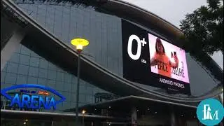 Advertising on media facades in Los Angeles