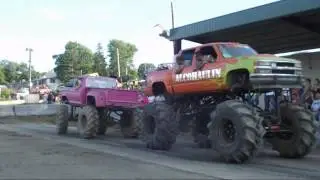 Truck Night @ Yankee Lake Mega Truck Challenge 2012 PT1 Tug o War