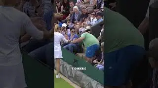 Este tipo terminó compitiendo contra las mejores 🎾