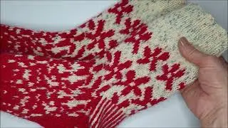 SocksFieldsofFlowers#sockknitting#sockknitter#sockenstricken#sockknittingaddict#woolsocks#christmas