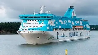 Passanger ships Galaxy and Amorella