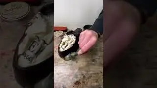 How to wax your military shoes like a British Army Guardsman 💂🏽&zwj;♂️