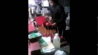 Japan Matsuri - Making Traditional Toffee Apples / Matsuri en Jap&oacute;n - Haciendo manzanas de caramelo