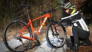 Czy Biało - Czerwoni polubią te kolory... Kellys Hacker 70, nowy hardtail z karbonu.