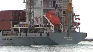 Sandwig Cargo Ship With Lifeboat Rescue Pod