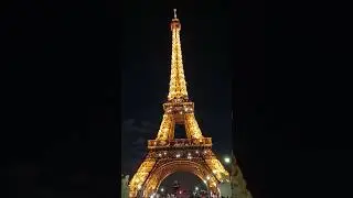 Eiffelturm glitzernd