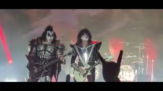 KISS 