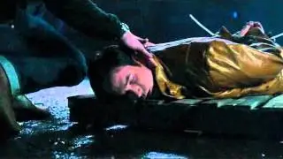 Arrow - 1x01 - Oliver Queen takes out Thugs!