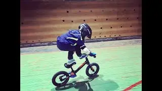 Трюки на беговеле 2+ года Артём Дюжаков Беговел KOKUA LIKEaBIKE jumper  balancebike