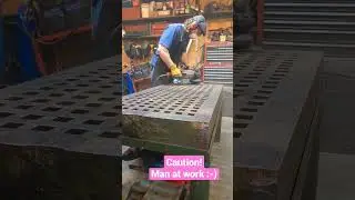 Restoring a vintage welding table to a rust free surface #blacksmithing #maker #tools #welding