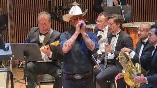 ERIK RUB&Iacute;N EN HOMENAJE A MEMO M&Eacute;NDEZ GUI&Uacute; CANTA &Eacute;XITOS QUE FORM&Oacute; CON TIMBIRICHE