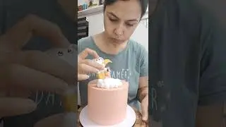 I made TWO cakes in 30 seconds 😁 #kolkatabaker #homebaker #customisedcake