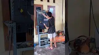 bengkel bersih tidak menjamin rapih dan bengkel yg acak2an dan kotor tdk berarti pengerja nya  jorok