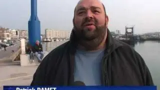 French fishermen blockade Channel ports