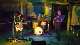 Death Spa - Pink Castles (live at Nii Modo)